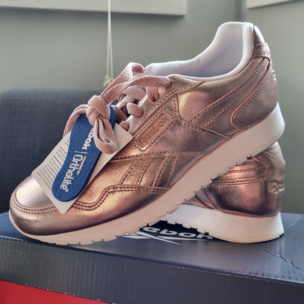 NEW Reebok Harman Run metallic pink sneakers